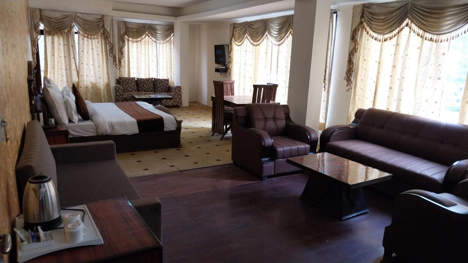The Royal Grand, Manali Hotel Jagatsukh Exterior photo