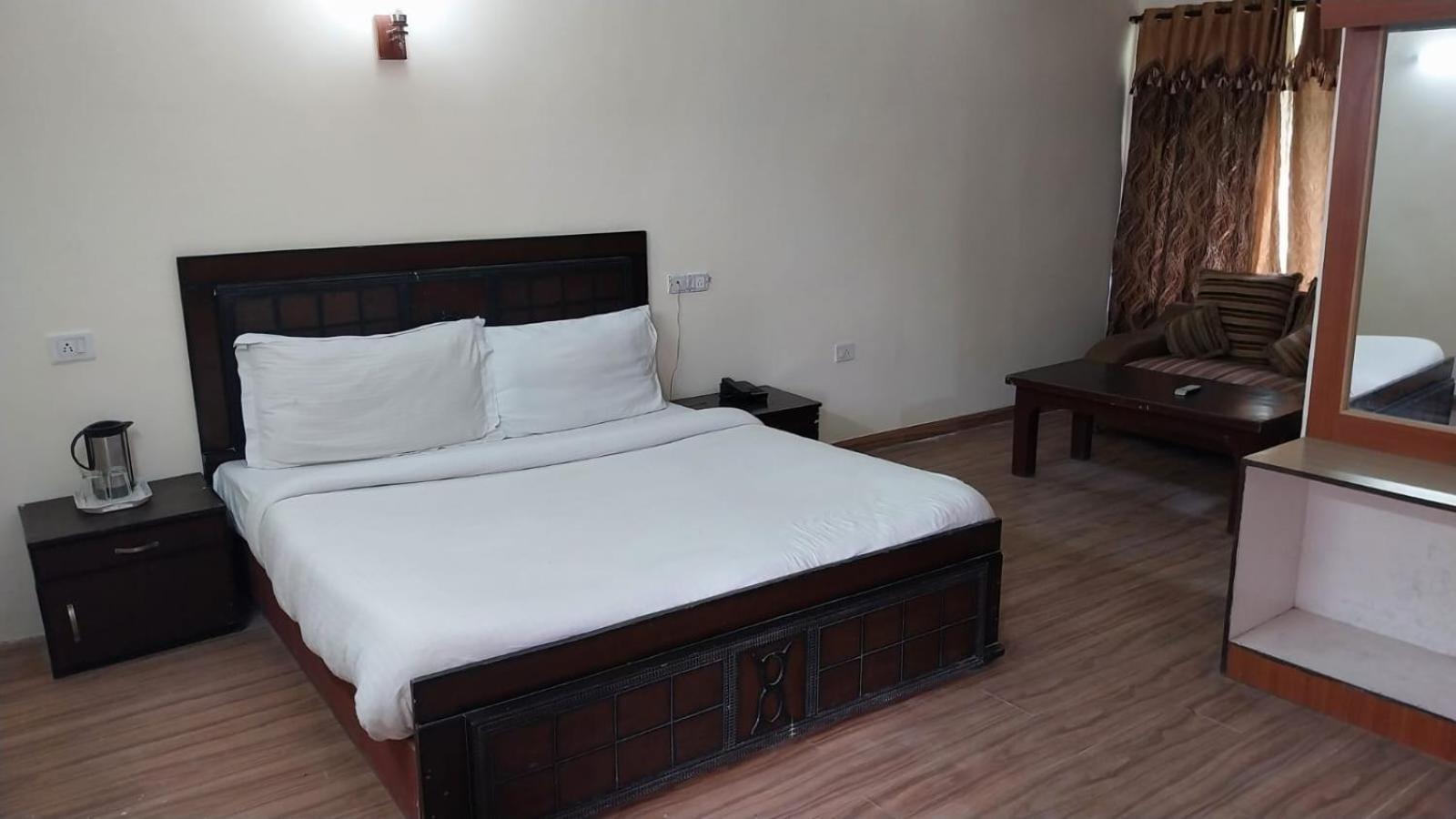 The Royal Grand, Manali Hotel Jagatsukh Exterior photo